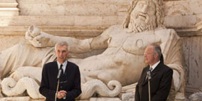 Prof. Broccoli, Sovrintendente ai Monumenti di Roma, nella conferenza stampa con il Cavaliere Supremo Carl Anderson.
