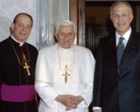 Carl A. Anderson, Mons. William E. Lori e il Pontefice Benedetto XVI