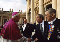 l'Arcivescovo James Harvey ha ricevuto il Presidente degli Stati Uniti George W. Bush