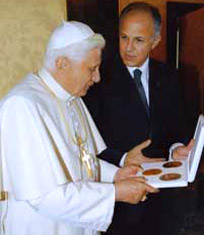 Carl A. Anderson e Sua Santità Benedetto XVI