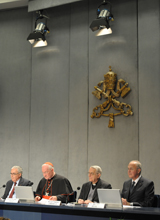 Da sinistra: Il Prof. Carriquiry, Sua Eminenza il Cardinal Ouellet ed il Prof. Anderson